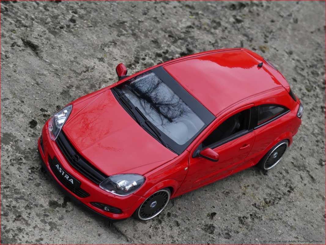 1:18 Opel Astra GTC 2005 RED + OZ DTM Alu = inkl OVP